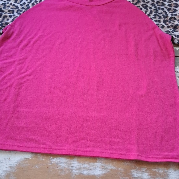 Women Hot Pink Top with Leopard Print Sleeves - Picture 6 of 10